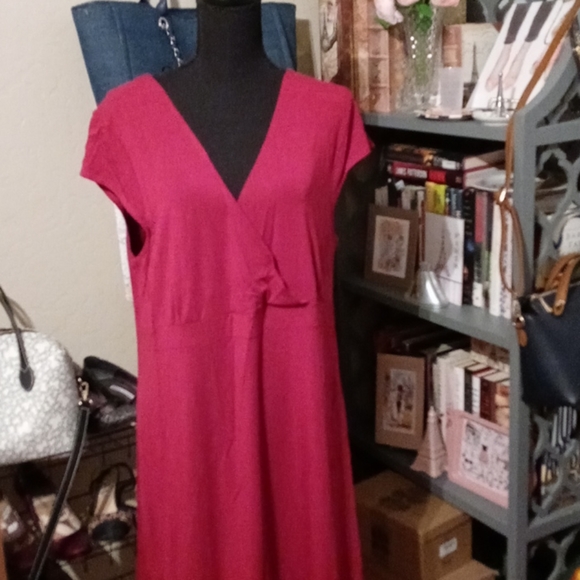 HOST PICK 🎀🎀 NWT Gap Maternity Dress Size XL - Picture 1 of 5